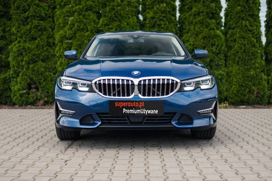 BMW Seria 3 320d xDrive Luxury Line