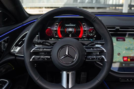 Mercedes Klasa E Kombi 300 de PHEV 4-Matic AMG 9G-Tronic