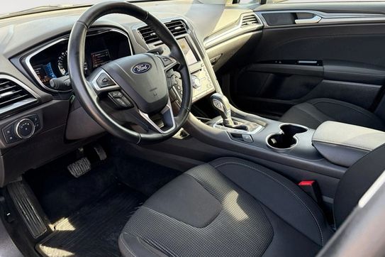 Ford Mondeo 2.0 Hybrid
