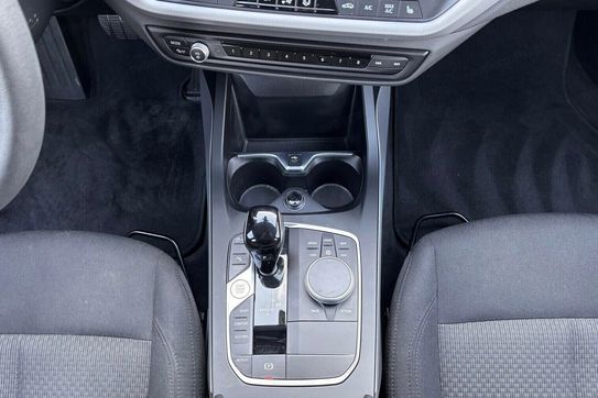 BMW Seria 1 118i Advantage aut