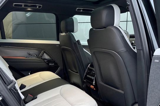 Land Rover Range Rover Sport D300 Dynamic SE