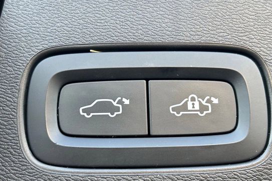 Volvo XC60 B4 B R-Design aut