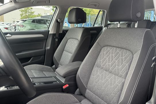 Volkswagen Passat Business  1.5 TSI EVO DSG