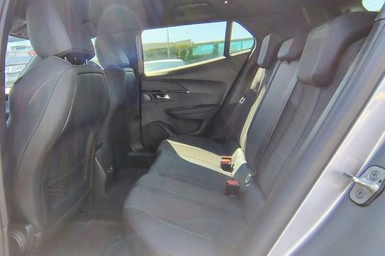 Peugeot 2008 1.2 PureTech EAT8