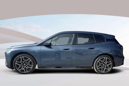 BMW iX xDrive45 100.6kWh