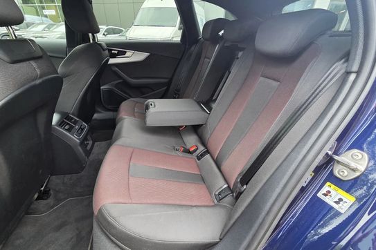 Audi A4 Avant 35 TFSI S Line