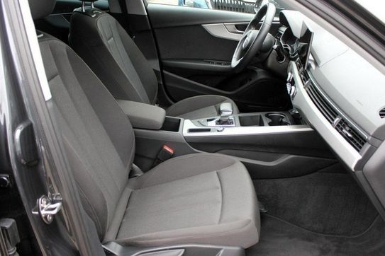 Audi A4 35 TFSI Advanced