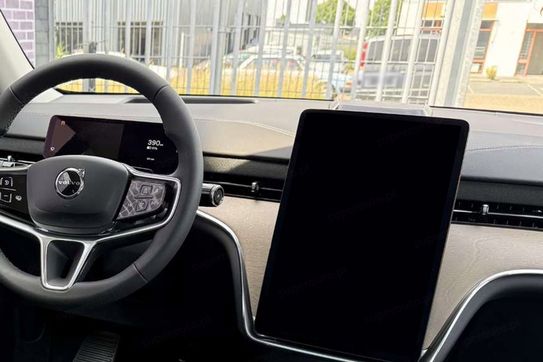 Volvo EX90 Twin AWD Plus 7 os