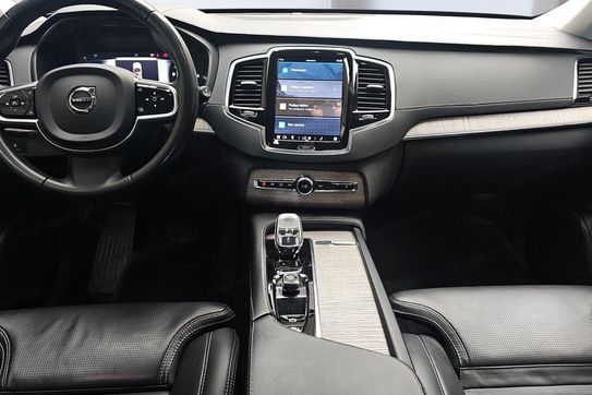 Volvo XC90 T8 AWD Plug-In Hybrid Plus Dark 7OS
