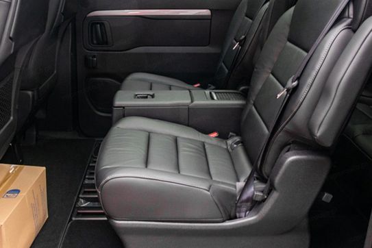 Peugeot Traveller Long  L2H1 Business VIP EAT8