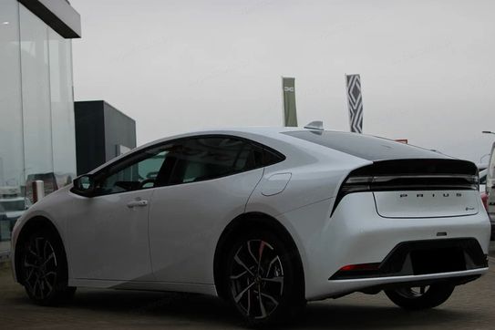 Toyota Prius Prestige 2.0 Hybrid Plug-in