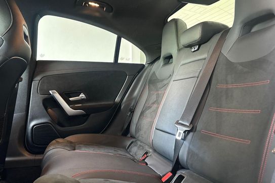 Mercedes CLA 220 4-Matic AMG Line
