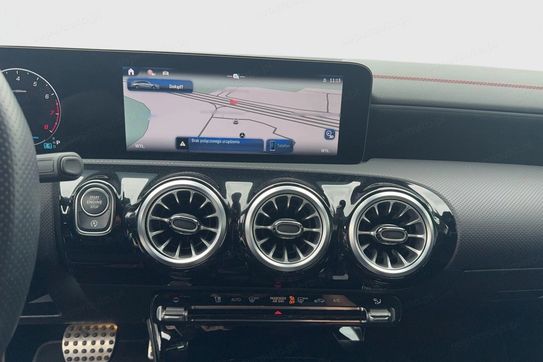 Mercedes CLA Shooting Brake 180 AMG Line