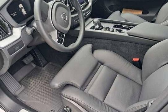 Volvo XC60 B5 B AWD Plus Dark