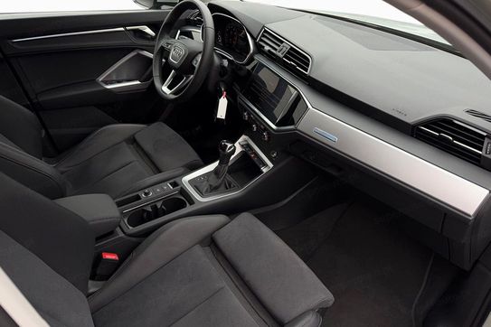 Audi Q3 35 TFSI mHEV S-Line S tronic