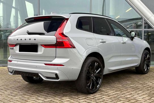 Volvo XC60 B5 AWD Ultra Black Edition