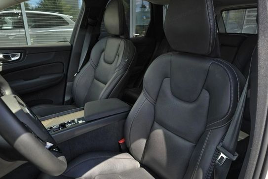 Volvo XC60 B5 B AWD Ultra Dark