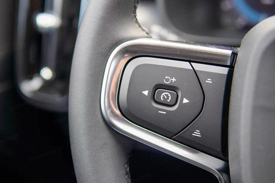 Volvo XC40 B4 Plus Black Edition