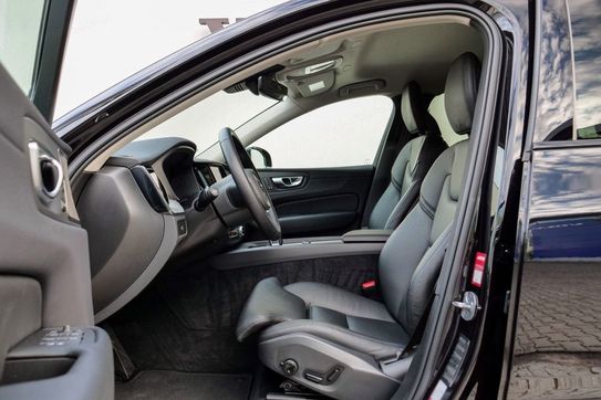 Volvo XC60 B4 B Plus Dark aut