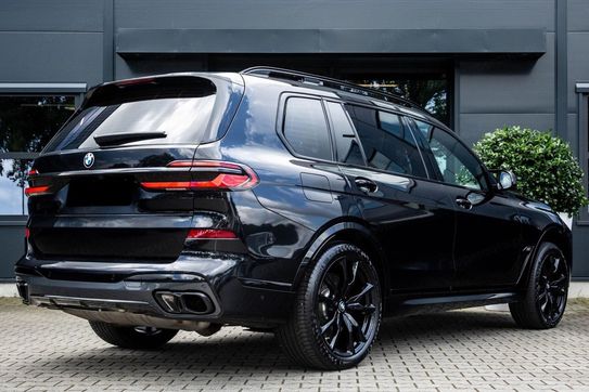 BMW X7 M60i xDrive