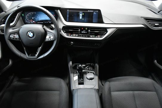 BMW Seria 1 118i Advantage