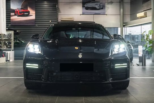 Porsche Panamera 4
