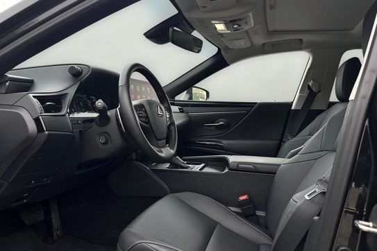 Lexus ES 300h Business Edition