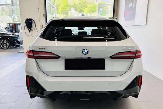 BMW Seria 5 Touring 540d xDrive M Sport