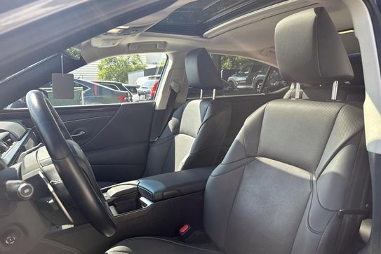 Lexus ES 300h Business Edition +