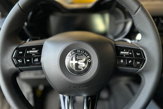 Alfa Romeo Junior 1.2 Ibrida