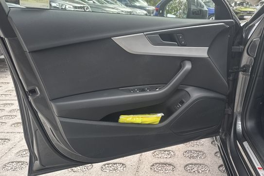 Audi A4 35 TFSI S Line