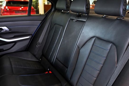 BMW Seria 3 320d xDrive M Sport sport-aut