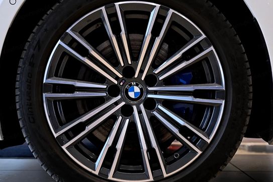 BMW Seria 3 330e M Sport