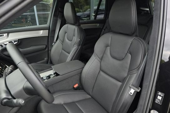 Volvo XC90 T8 AWD Plug-In Hybrid Ultra Black Edition 7os aut