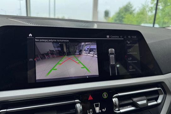 BMW Seria 3 318i Advantage aut