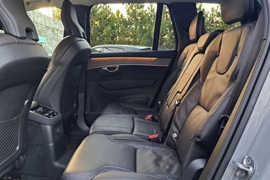 Volvo XC90 T8 AWD Plug-In Hybrid Ultra Dark 7os