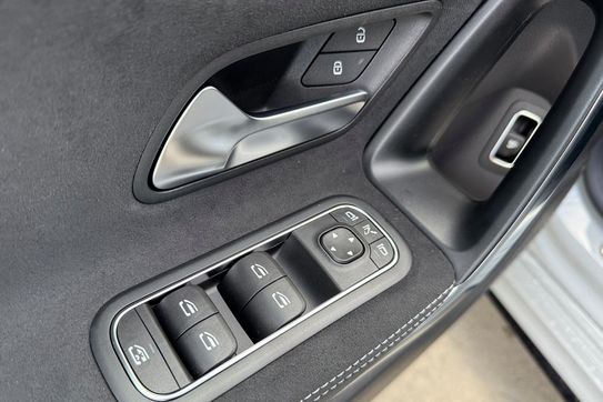 Mercedes CLA 220 4-Matic AMG Line