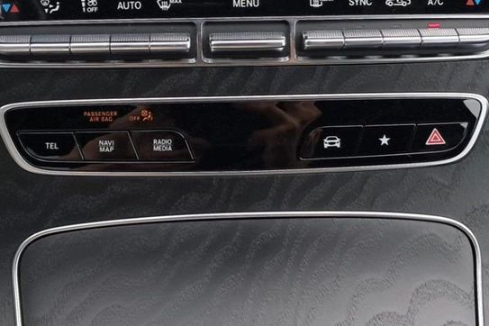 Mercedes Klasa E Kombi 220 d AMG Line