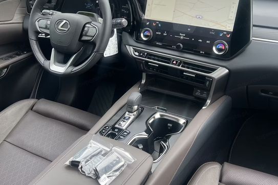 Lexus RX 450h+ Omotenashi 2.5 Hybrid Plug-in