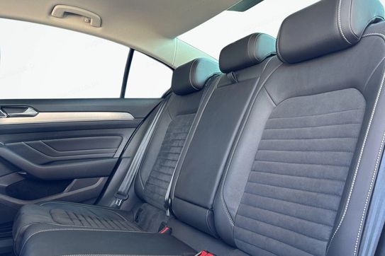 Volkswagen Passat 2.0 TDI 4Mot. DSG