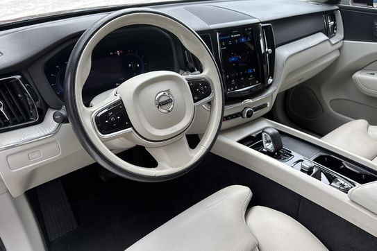 Volvo XC60 B4 D AWD Plus Bright