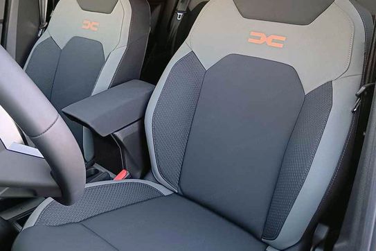 Dacia Duster Extreme 1.6 Full Hybrid