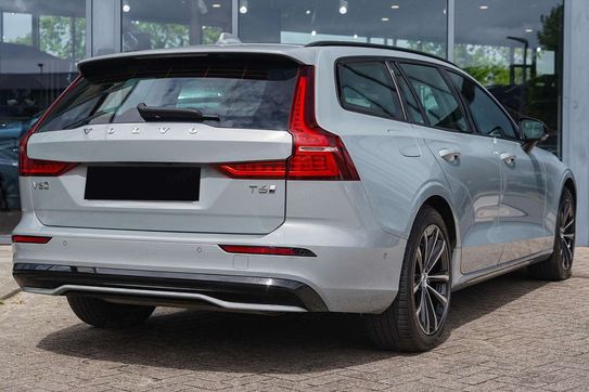 Volvo V60 T6 AWD Plug-In Hybrid Ultra Dark