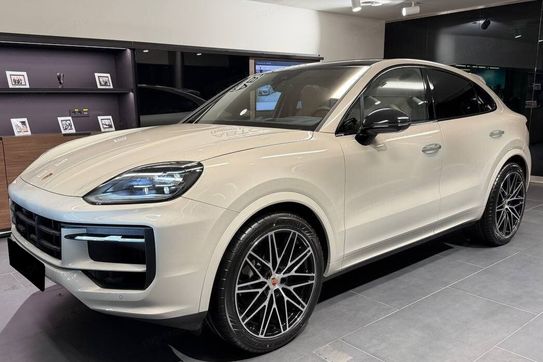 Porsche Cayenne Coupe E-Hybrid  Black Edition