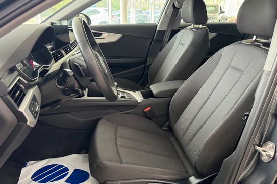 Audi A4 35 TFSI S Line