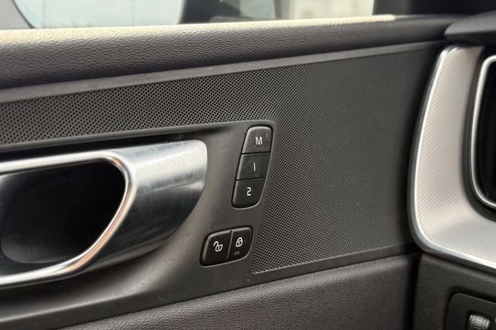 Volvo XC60 B5 D AWD R-Design aut