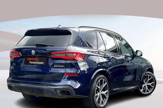BMW X5 M50i