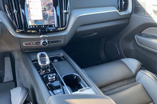 Volvo XC60 B5 B AWD Plus Dark aut