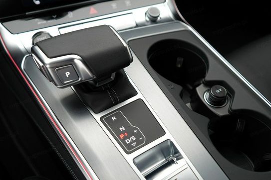 Audi A6 Avant 55 TFSI e quattro S Line