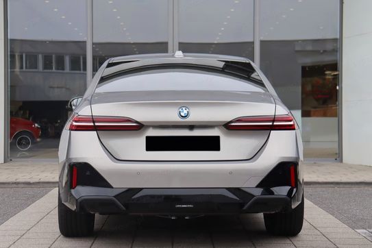 BMW Seria 5 550e xDrive M Sport